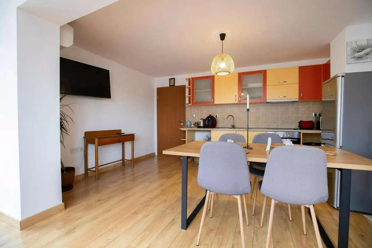 Cozy Apartment With Mountain View & Parking Sofia
